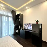 Victoria Hotel - Netflix Free